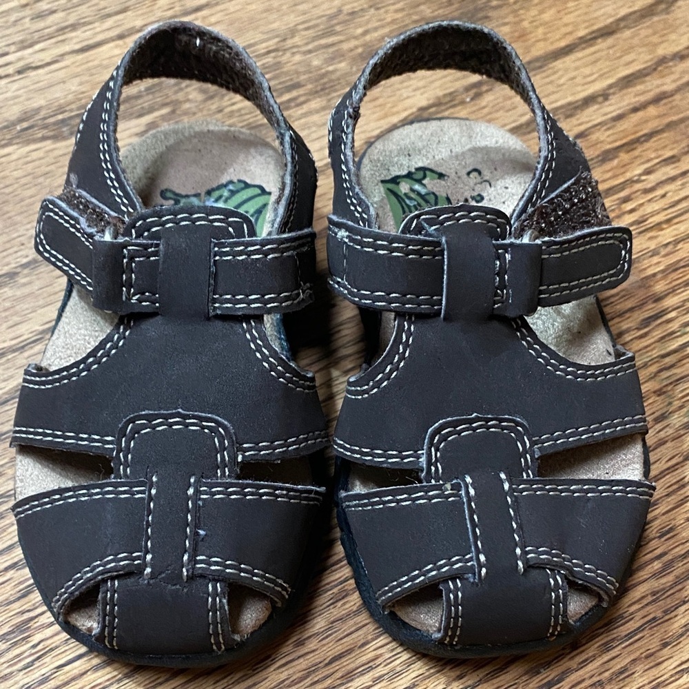 Munchkin Dark Brown Toddler 4M  Sandals Summer Vacation Beach